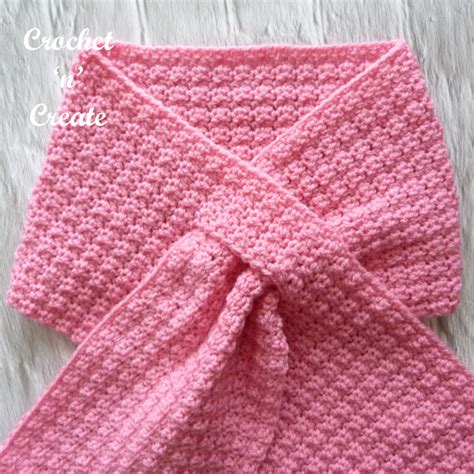 Adult Crochet Keyhole Scarf Pattern 的图像结果