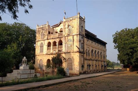 Shri Mahaveer Bramhacharyashram (Jain Gurukul), Karanja (Lad ...