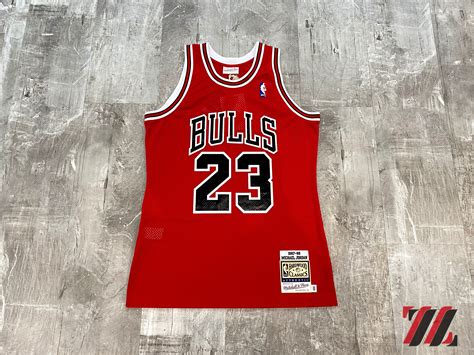 Mitchell & Ness Michael Jordan #45 ‘94-‘95 Bulls Jersey – SUCCEZZ BY B&VDOT