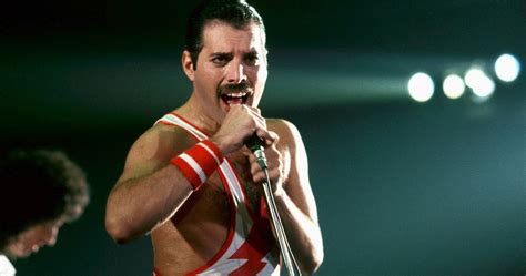 See Rami Malek Rock The Freddie Mercury Look In Bohemian Rhapsody Trailer