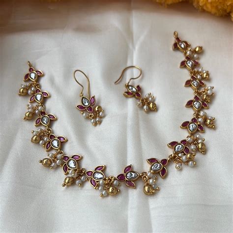 Lightweight Kemp Lotus Necklace Set - Red & White: Kids-Friendly & Exq