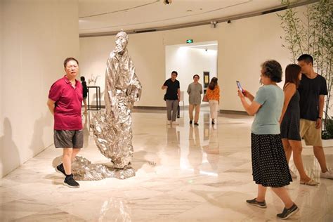 看展︱逾20件雕塑作品展现艺术家洪涛的艺术探索_读特新闻客户端