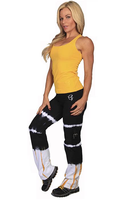 Sports Clothing 的图像结果