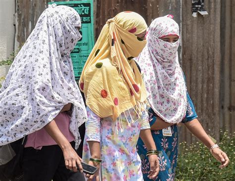 Delhi Relief: Temp Drops to 10°C | Odisha 43°C, MP Schools Change Timings