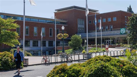 University of Oregon professor jailed for child pornography