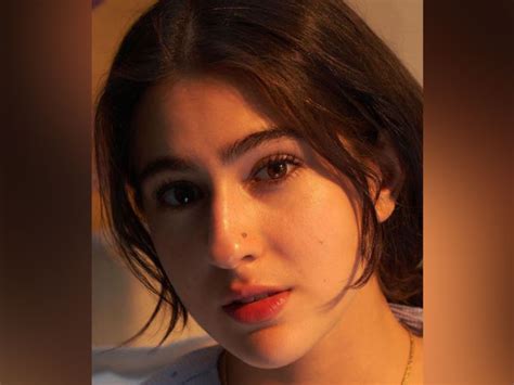 Sara Ali Khan sends Eid wishes to fans with priceless family picture