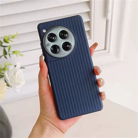 Edge Line Stripe Case — Alpha Cases