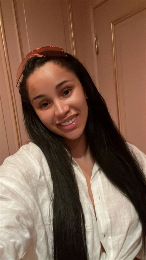 Cardi b without makeup – Artofit