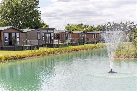 LODGES OPENING AND DOG SHOW DAY, Coole Lane, Nantwich, UK, 16 August ...