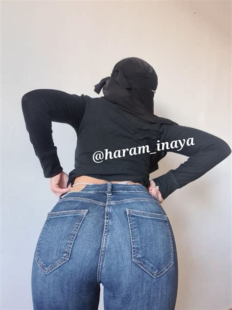 People are always shocked when they see a niqabi girl in tight jeans 🤭 lil selfwedgie! : r/HijabiXXX