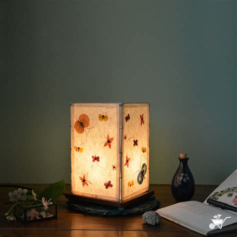 Fluttering Cluster Pressed Flower Lampshade