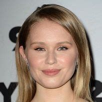 Eliza Scanlen - Movies, Biography, News, Age & Photos | BookMyShow