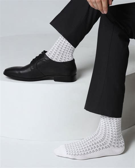 Buy Vaca White Jacquard Cotton Socks Online India