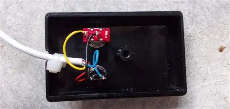 How to Wire a Push Button Switch 的图像结果