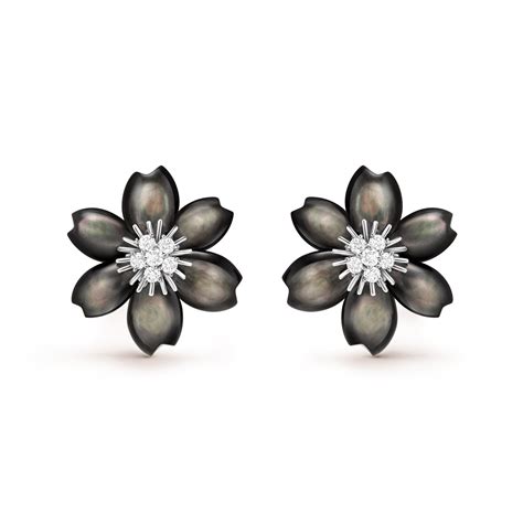 Rose de Noël earrings, small model 18K white gold, Diamond, Mother-of ...