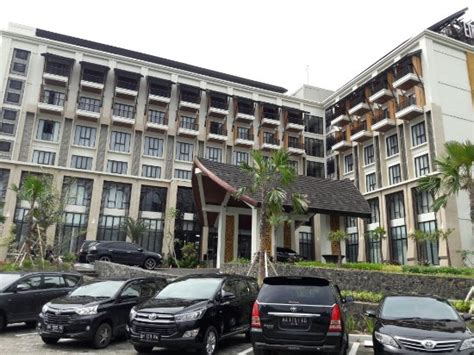 EMERSIA HOTEL & RESORT (Batusangkar) - Hotel Reviews, Photos, Rate ...