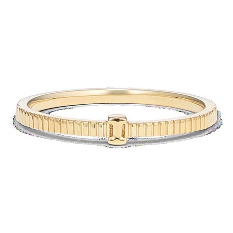 Letter C Fluted 14K Yellow Gold Ring | Shane Co.