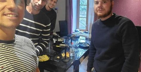 ENTRETIEN. « Une bouchée de foot », un podcast qui cuisine des ex ...