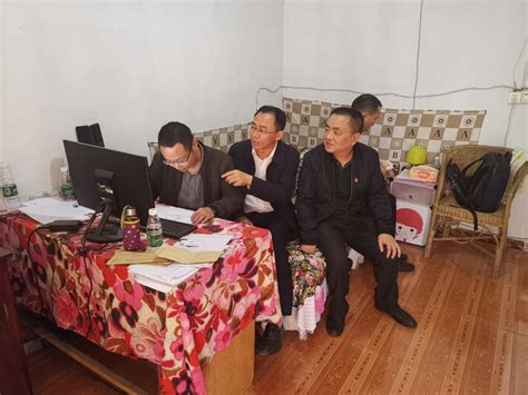 党委书记黄中平带队看望慰问驻村“第一书记”