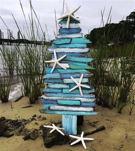 30 Brilliant coastal chic Christmas tree decorating ideas