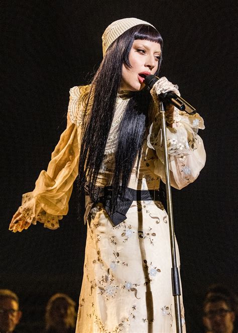 Lady Gaga Debuts Raucous New Song 'Abracadabra' During 2025 Grammys ...
