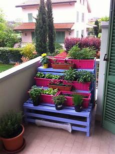 orto da terrazzo realizzare un orto sul balcone con pallet riciclati orto da terrazzo realizzare un orto sul balcone con pallet riciclati