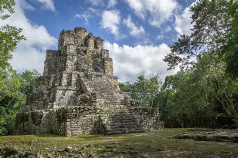 Chichen Itza Mayan pyramid ruins : Yucatan Mexico | Visions of Travel