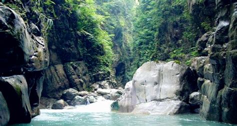Embrace the Cool in Qingliang Valley