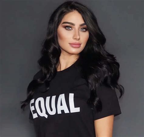 Beauty queen denied entry to the US ahead of Mrs World pageant