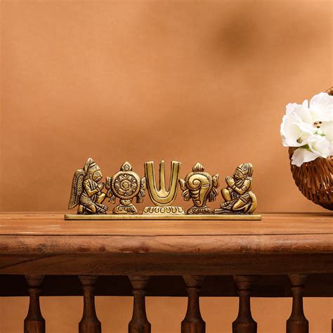 Showpiece featuring Hanuman and the Garuda in brass (2.5 inches ...