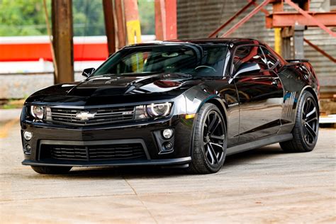 Chevrolet Camaro 2015 Zl1 Chevrolet Camaro ZL1 (2014) Vs Dodge Charger