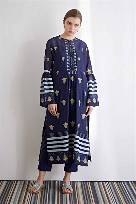 BELL SLEEVE KAMEEZ – ikaibyraginiahuja.com