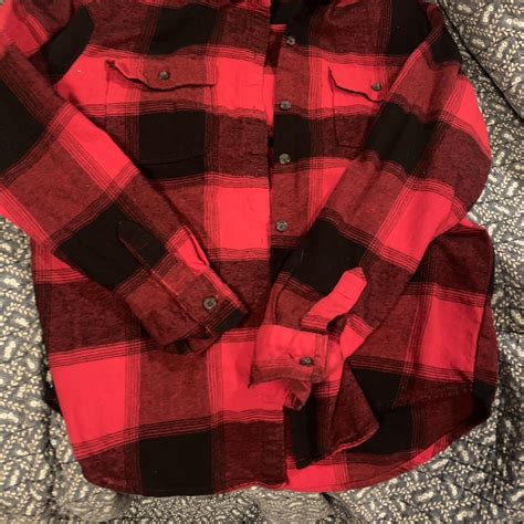 Old Navy Black and Red Flannel Women’s size... - Depop