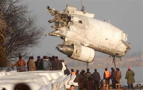 92年南航3943桂林空難：飛行員處置油門故障失誤，客機撞山 - 頭條匯