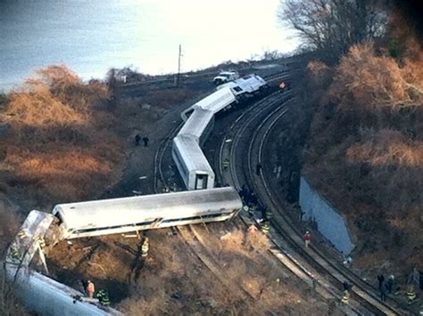 Metro-North derailed train driver says 'brakes didn't work' - India Today