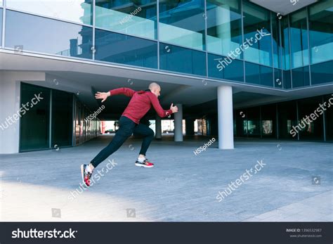 Stock Man Running 的图像结果