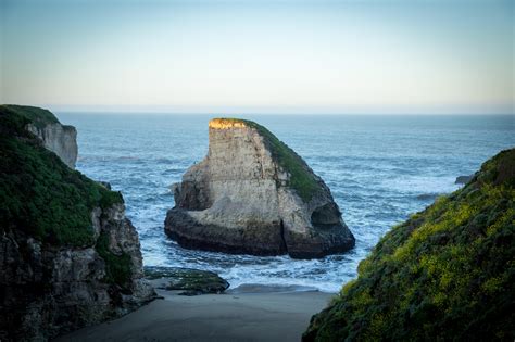 Shark Fin Cove, Davenport, CA [OC] [4898x3265] : r/EarthPorn