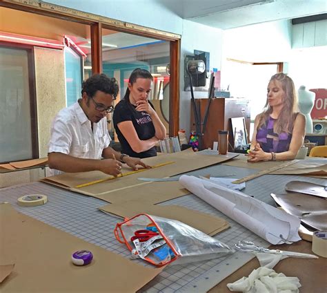 Small-Scale Manufacturing 的图像结果