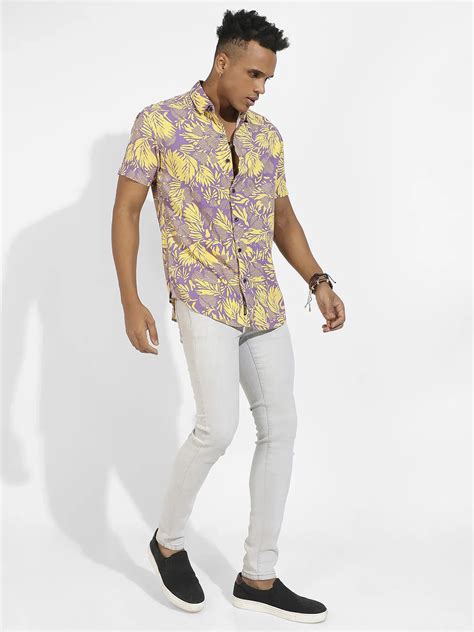 Campus Sutra Men's Lavender & Yellow Contrast Foliage Shirt - Campussutra
