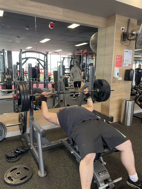 150kg bench (330lbs) : r/GYM