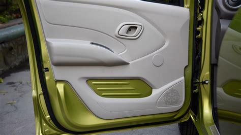Datsun Redigo 2016 Std Interior Car Photos - Overdrive