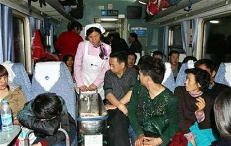 春运故事：列车上的移动厨房 大年三十也包饺子吃_新闻中心_中国网