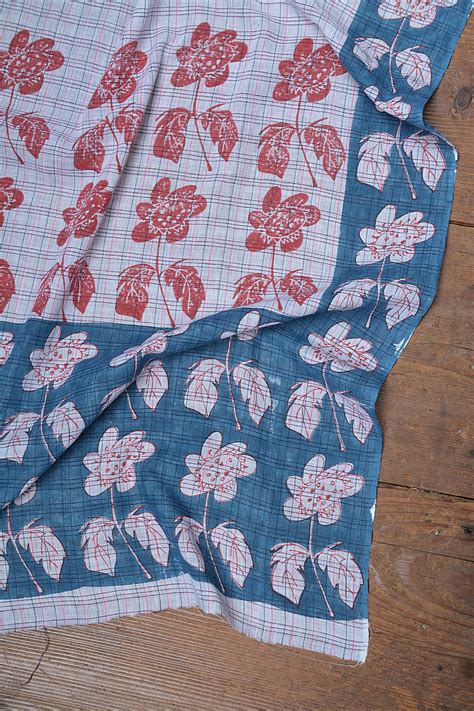 Shop Floret Hand Block-Printed Khadi Stole Online – metaphorracha