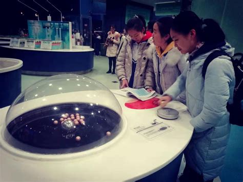 感受科技创新的魅力！探秘中国科学技术馆 - 校园新闻 - 北京市第十二中学