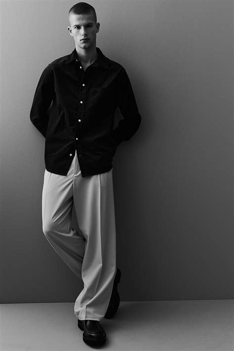 Regular Fit Corduroy shirt - Dark brown - Men | H&M IN