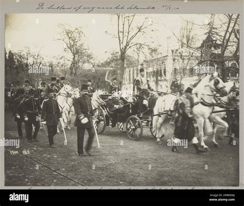 Middle east ruler hi-res stock photography and images - Alamy