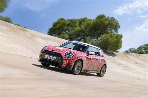 La toute première MINI John Cooper Works E (100% électrique) fera ses ...