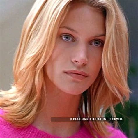 Natasha Henstridge in Species: She is an alien babe who wants one thing ...