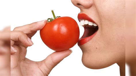 Lycopene overdose: 5 things that happen when you eat too many tomatoes ...