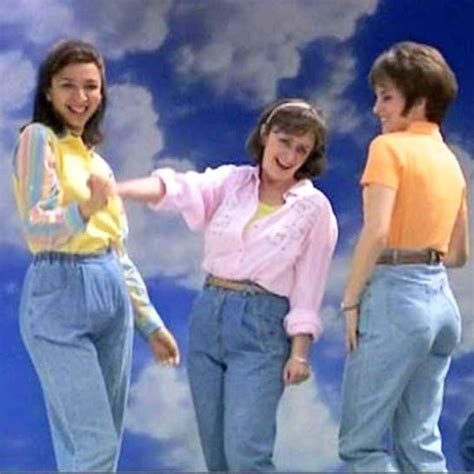 #TBT When SNL made ''Mom Jeans'' a Thing